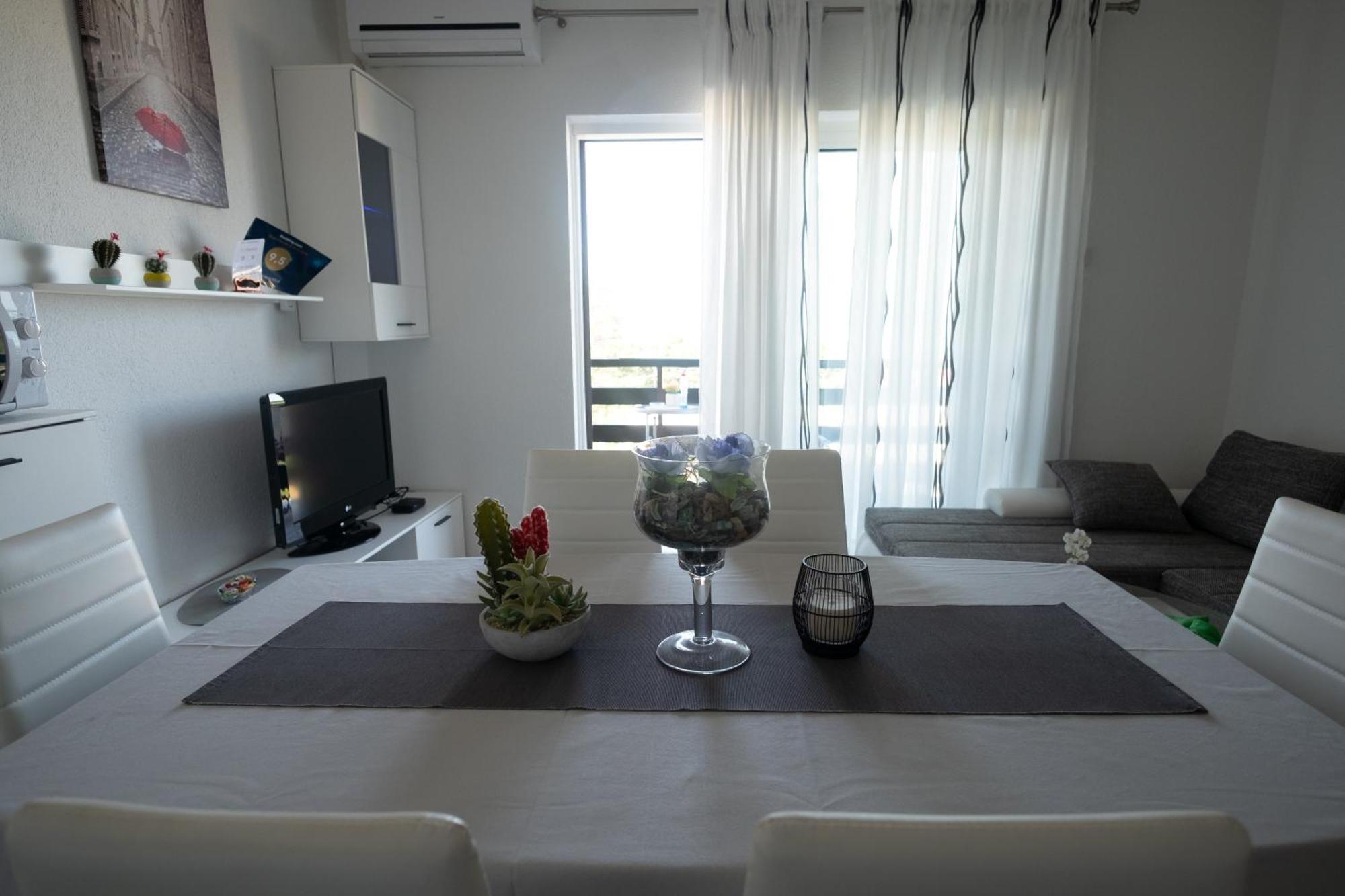 Apartments Mila Klenovica Room photo